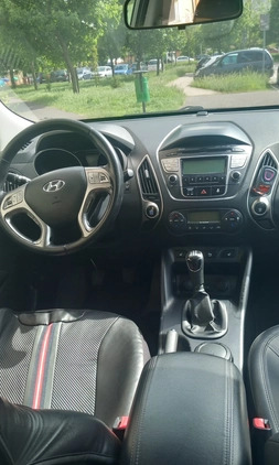 Hyundai ix35 cena 31000 przebieg: 245000, rok produkcji 2011 z Poznań małe 106